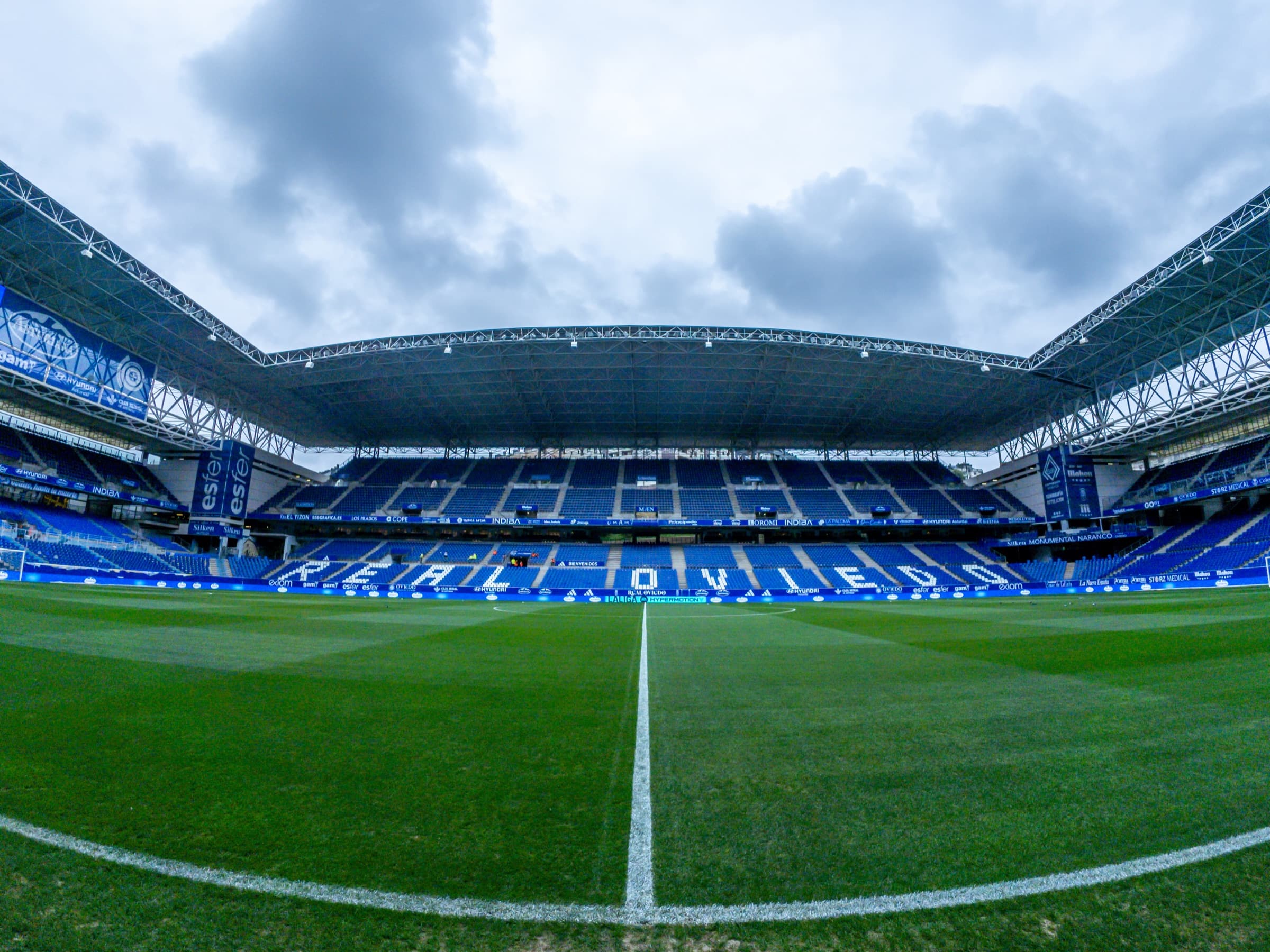 Carlos Tartiere sin partido